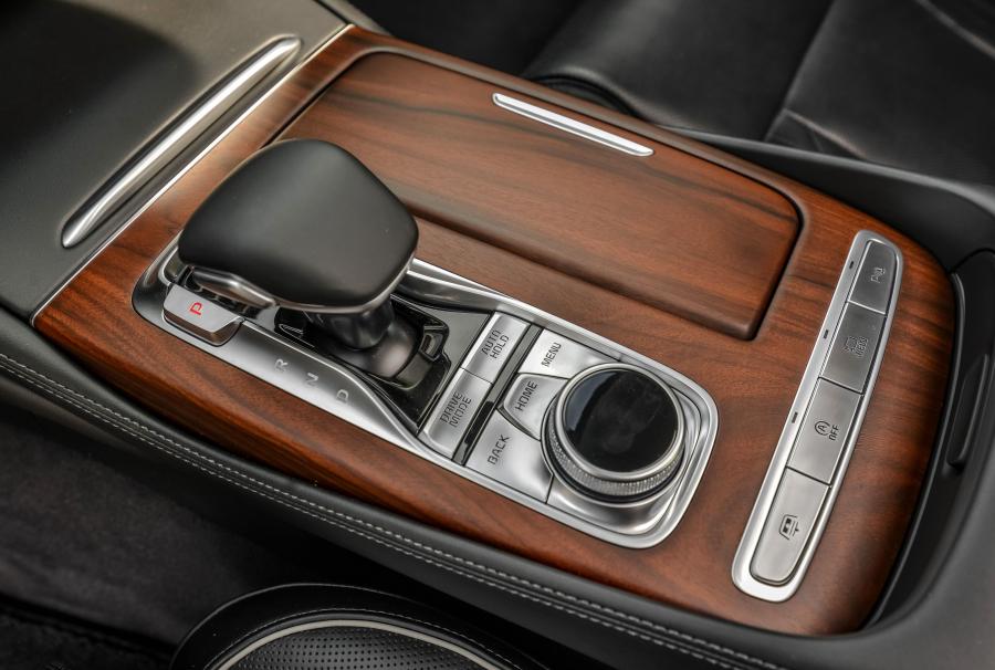 Детали интерьера Kia K900 (RJ) 2018 года  (фото 61 из 64)